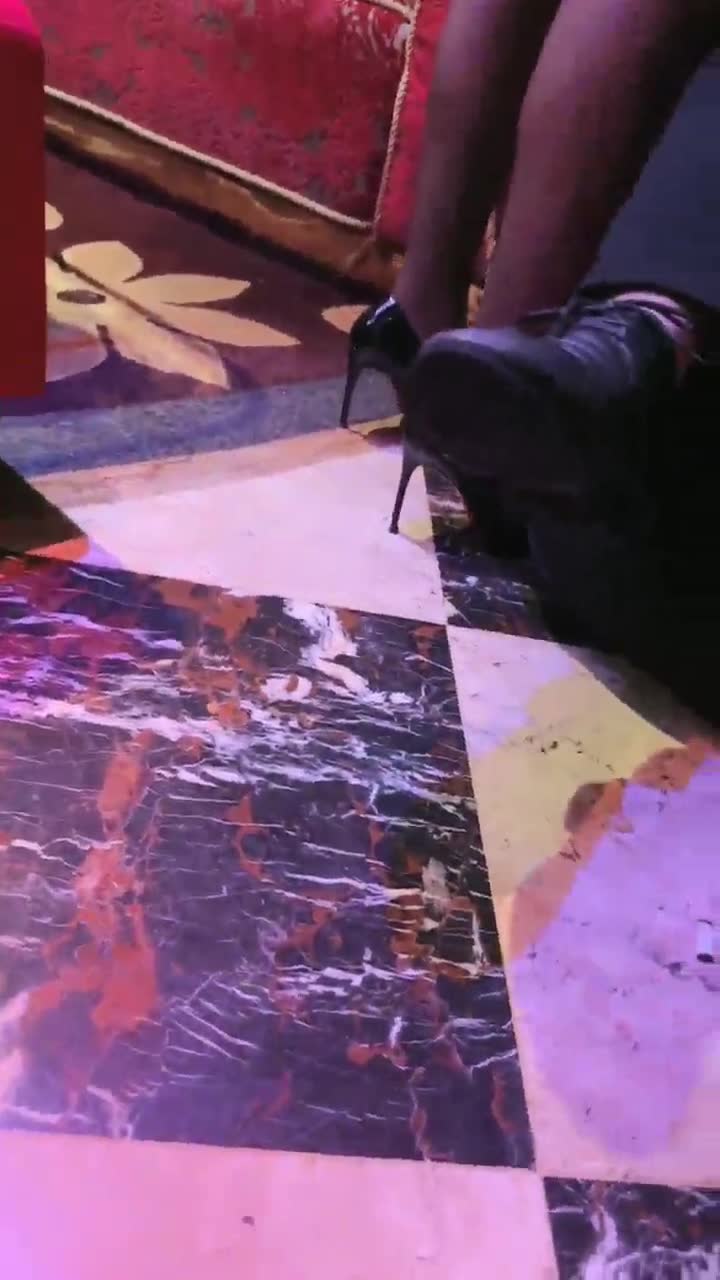 禾未 被两个美女羞辱调教