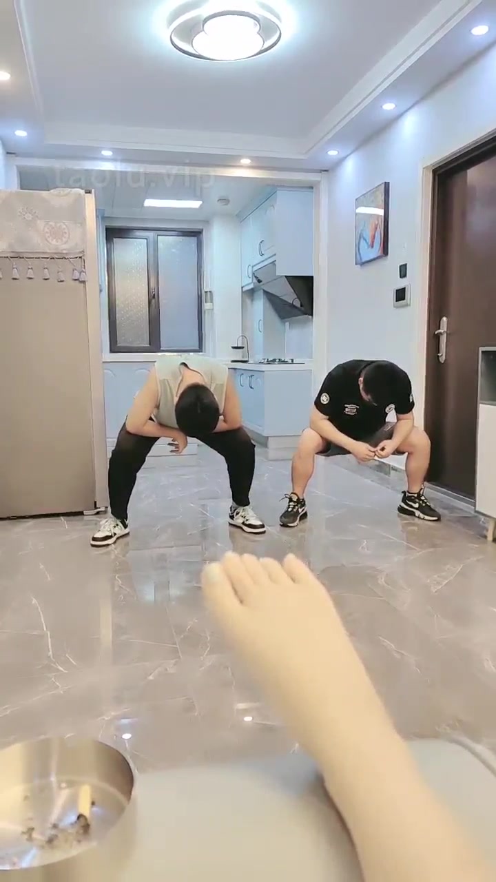 欧拉 两兄弟被一起体罚
