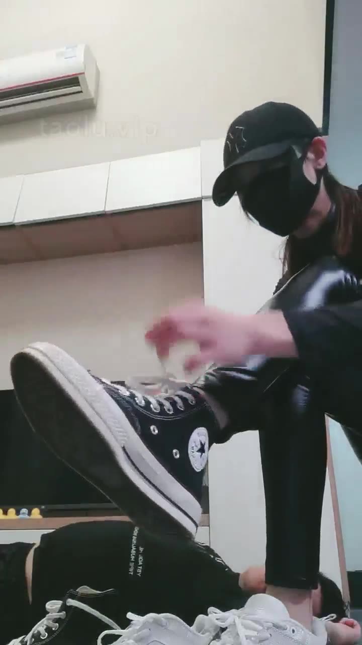 素人星探 新人的首次暴力踩踏