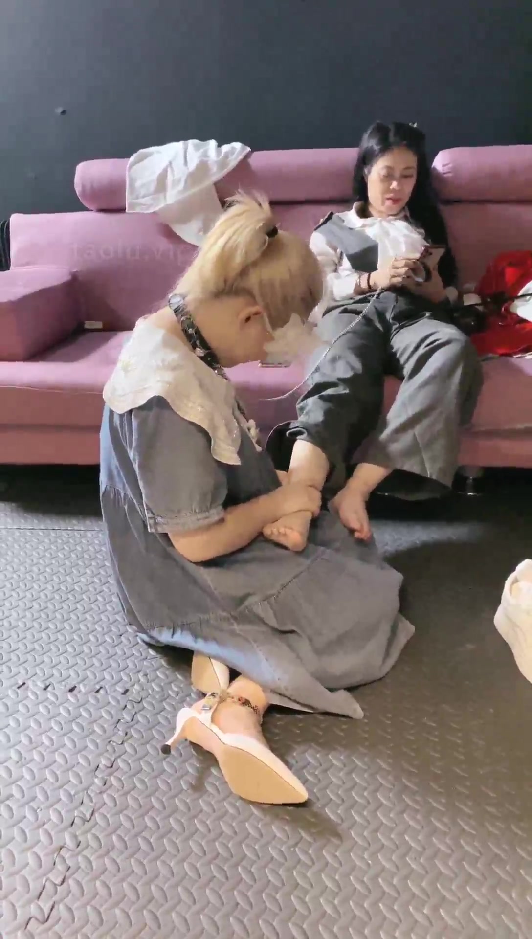 冰诺 小女仆伺候主人