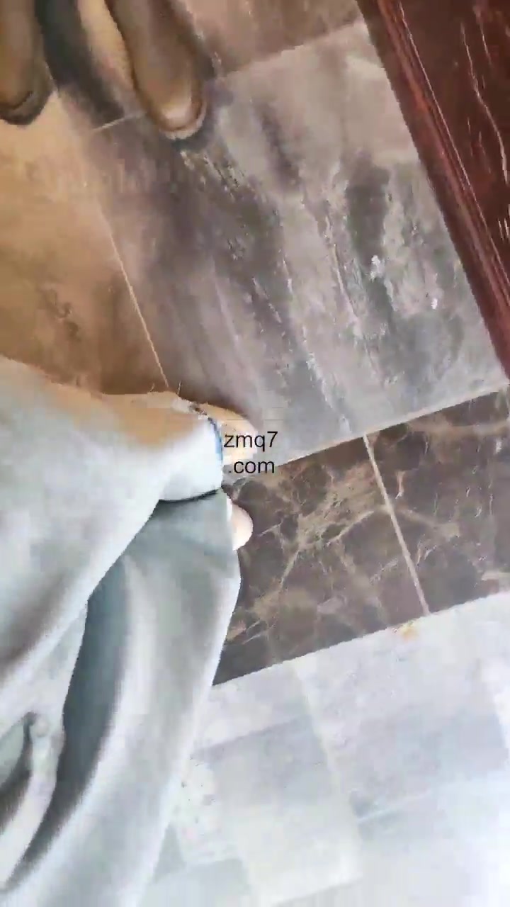 沅芷 室外调教 清理鞋底2