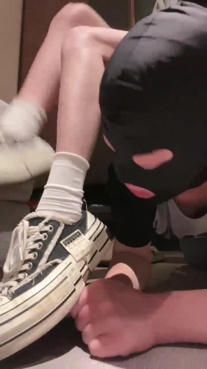 Canvas shoes and cotton socks are favorites of foot slaves