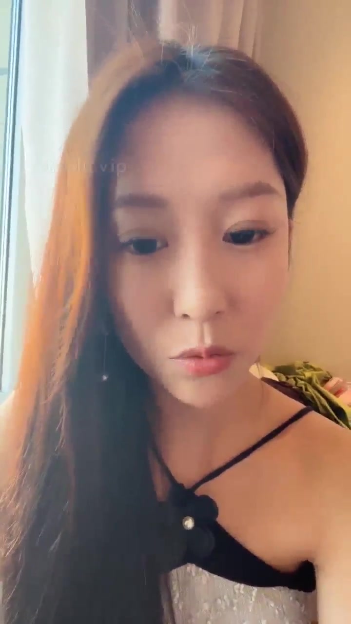 双胞胎萌 被双胞胎女主狂虐