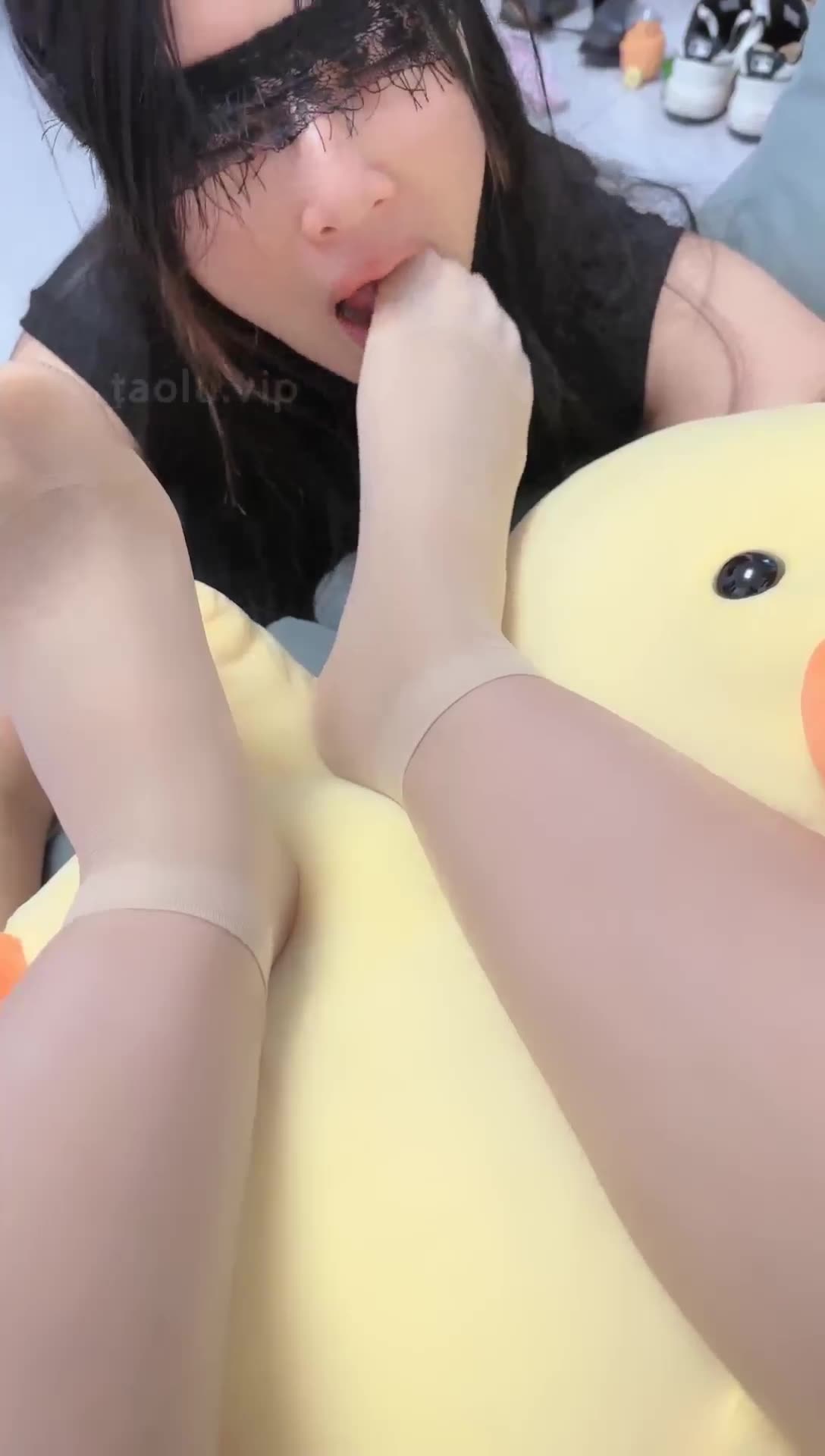 小雅 闺蜜喜欢上了舔我的脚