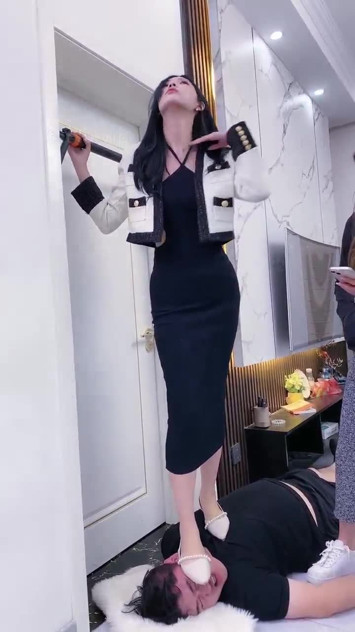 银儿 仙仙女王 177的身高的碾压