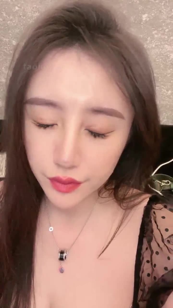 楠熙 女S沦为我的脚下狗