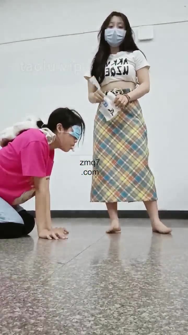 爱可呀 下课的学姐