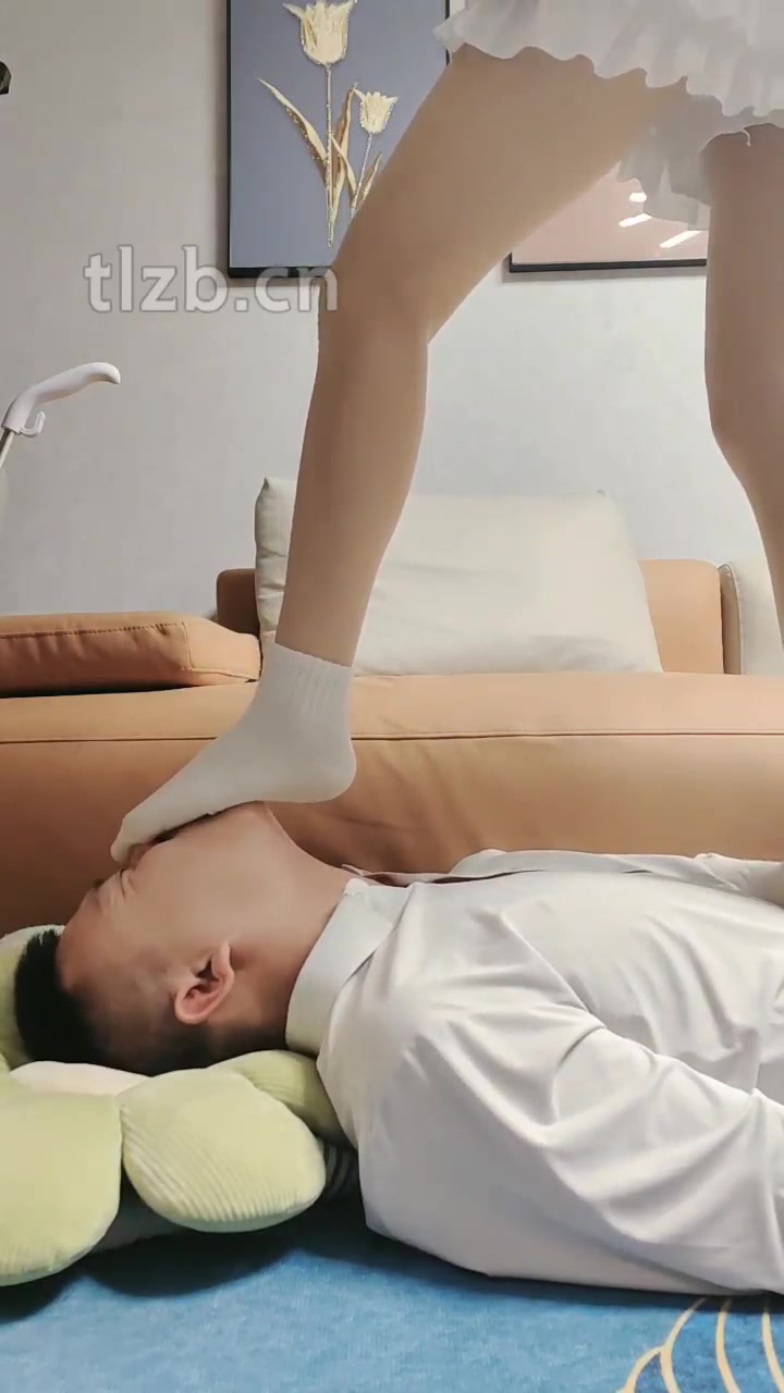 丫丫  踩踏贱人