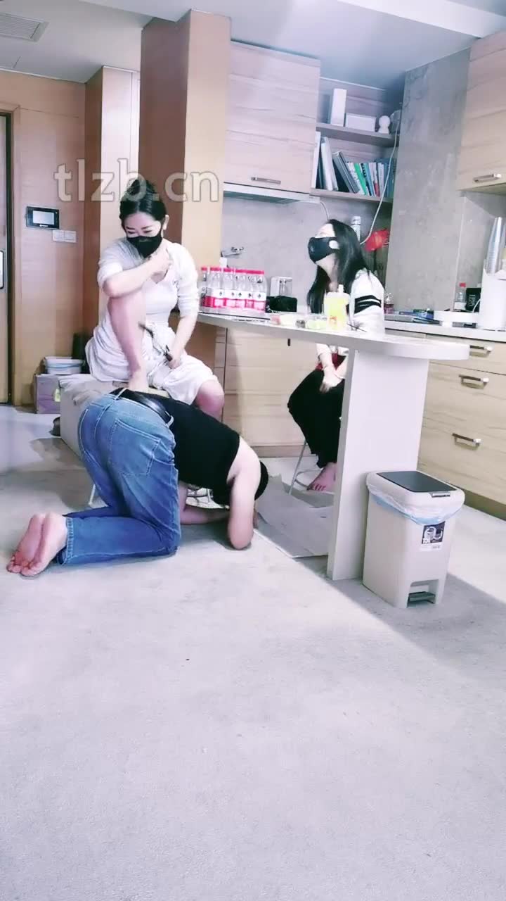 茶茶 伺候素人小姐姐