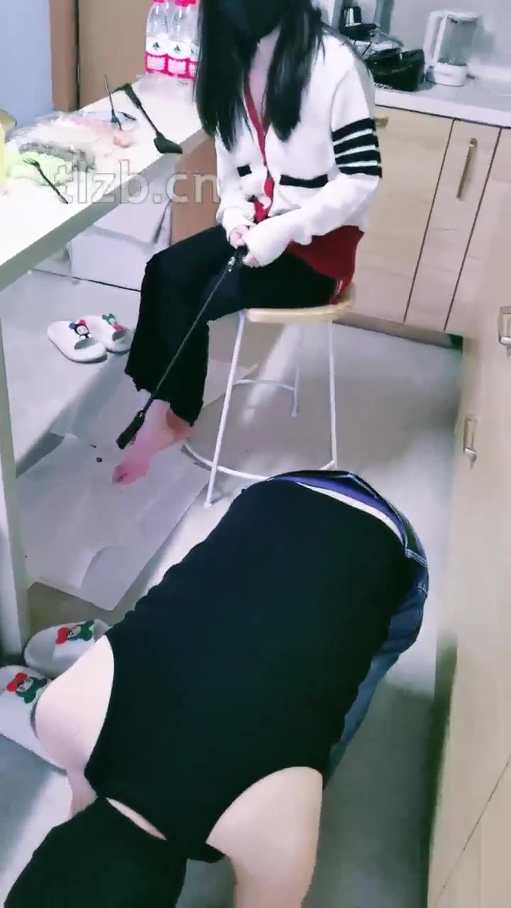 茶茶 伺候素人小姐姐