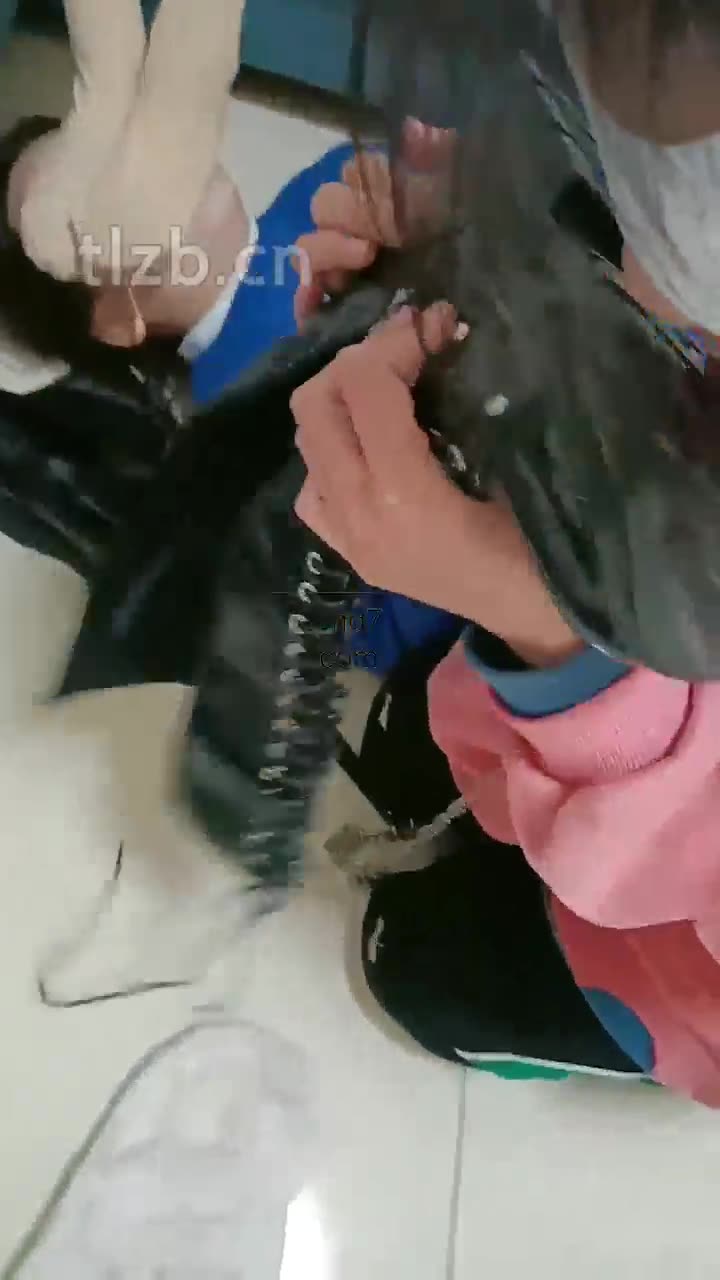 爱可呀 和素人玩双母狗