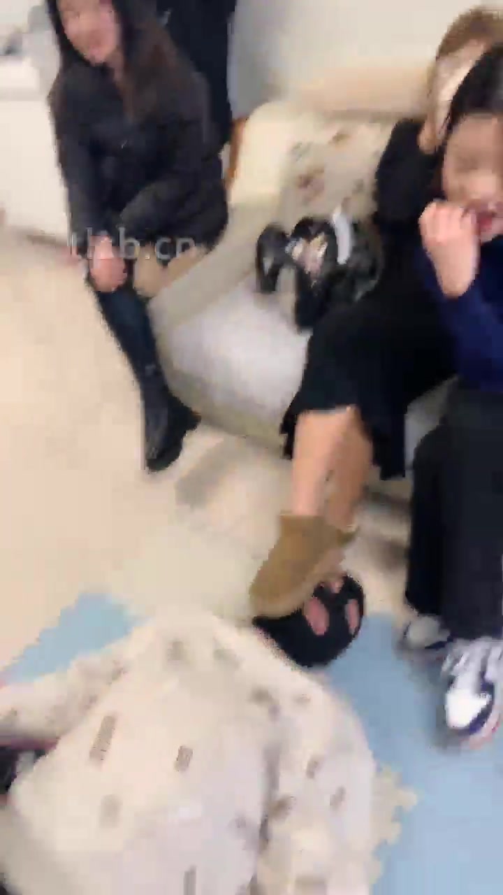 精神小妹 新男奴 首次登场