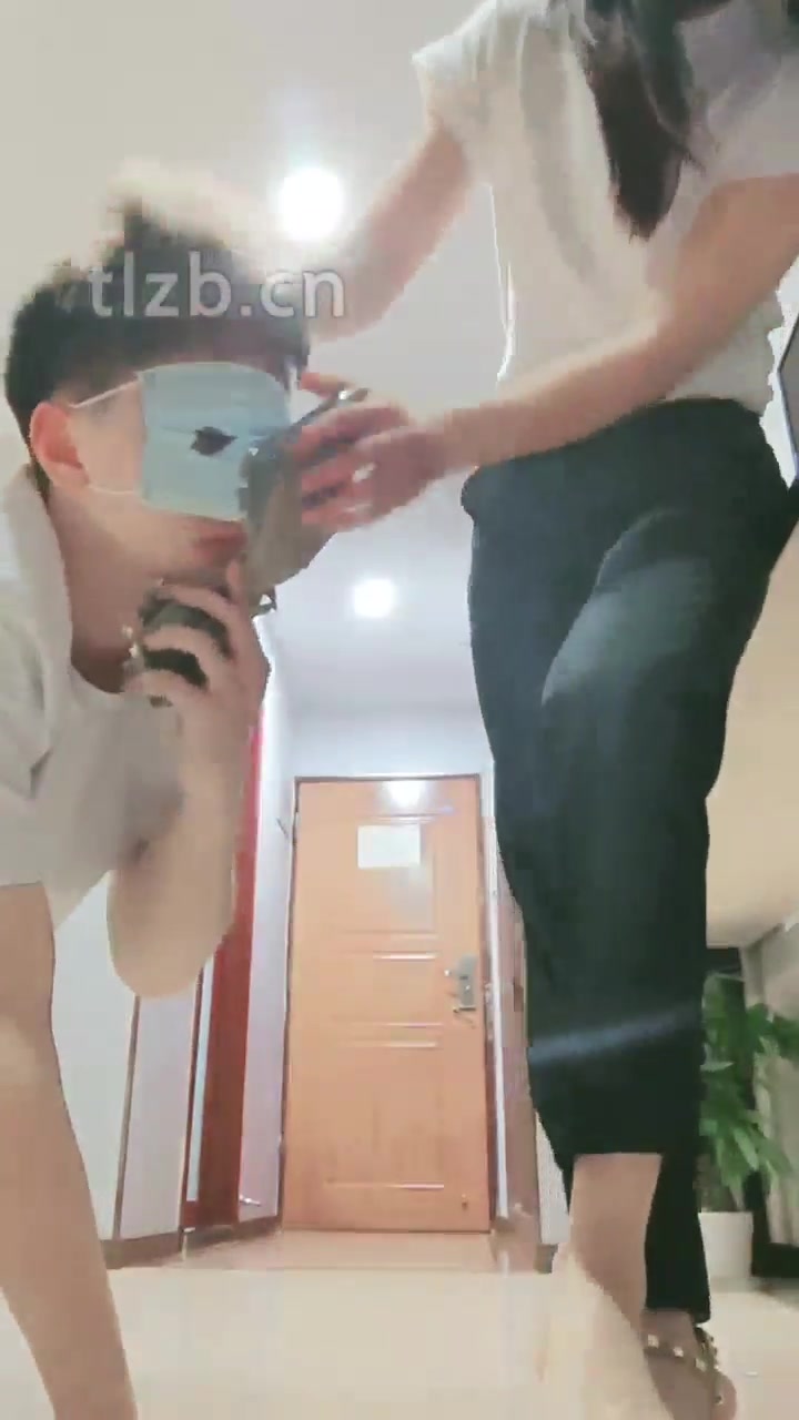 妮蔻 调教 柳钉鞋踩踏