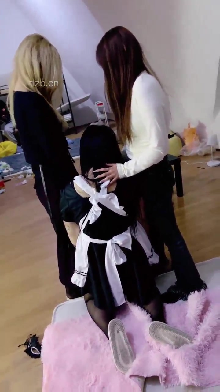 天津女仆 店里十个姐妹玩三个贱狗