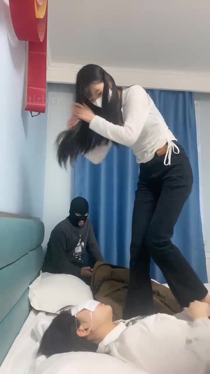 精神小妹和小惠 携手调教女奴