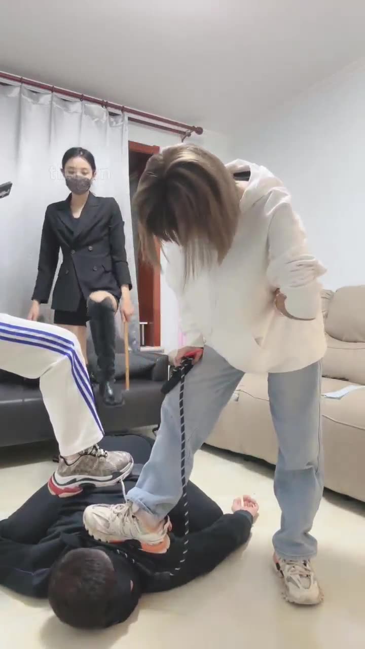 桃子哒哒 打狗