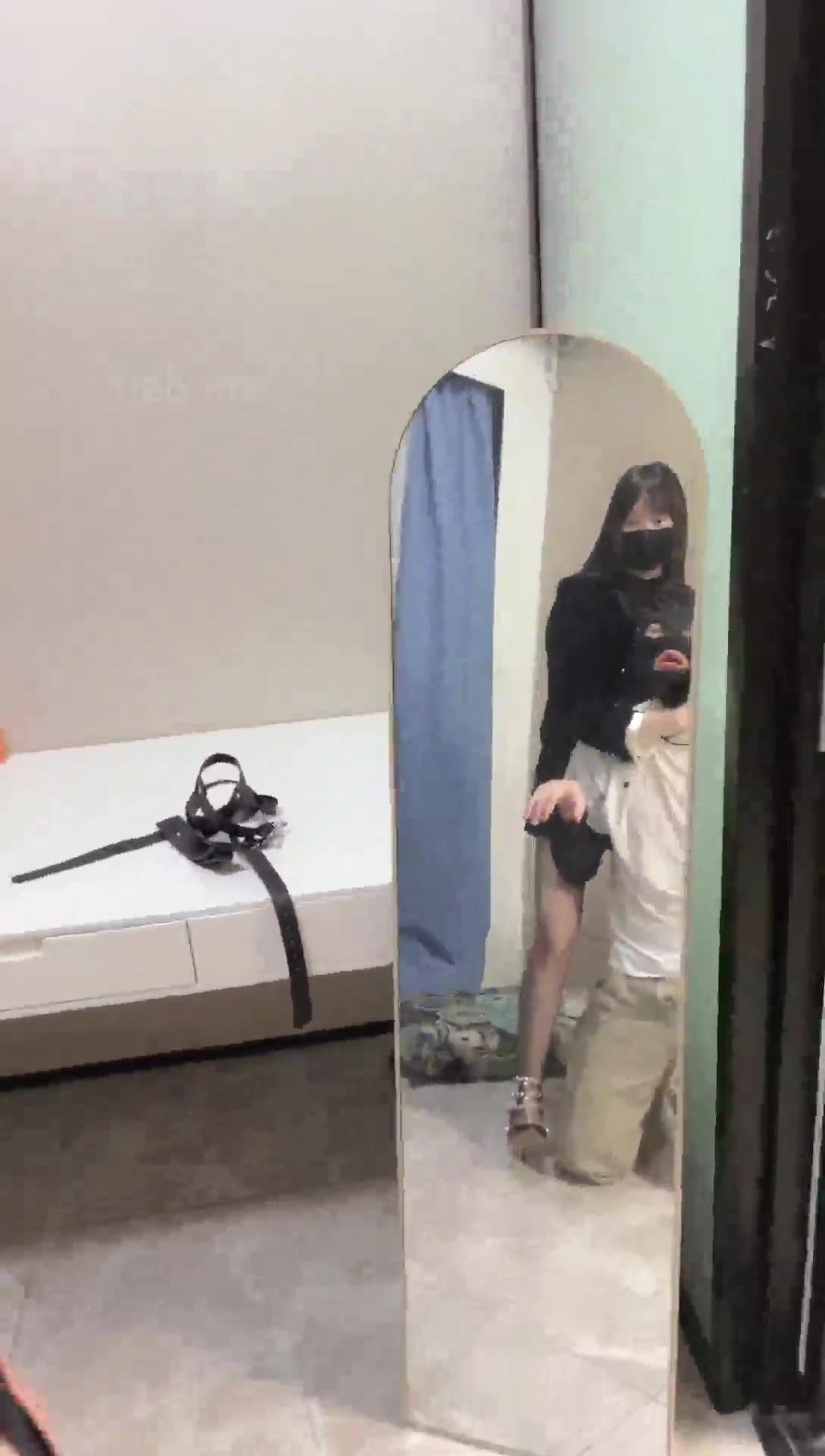 万一 接吻 单脚踩踏喉咙 暴力耳光