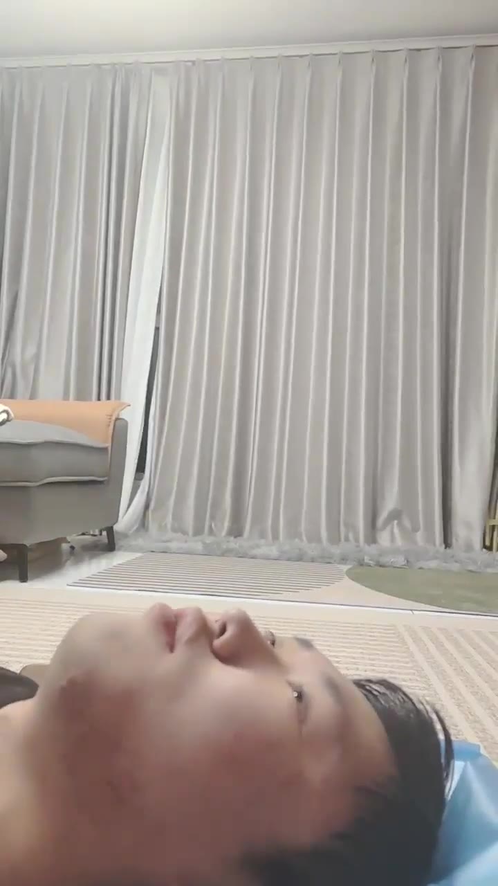 丫丫 丝袜脚踩踏 深喉 高能调教