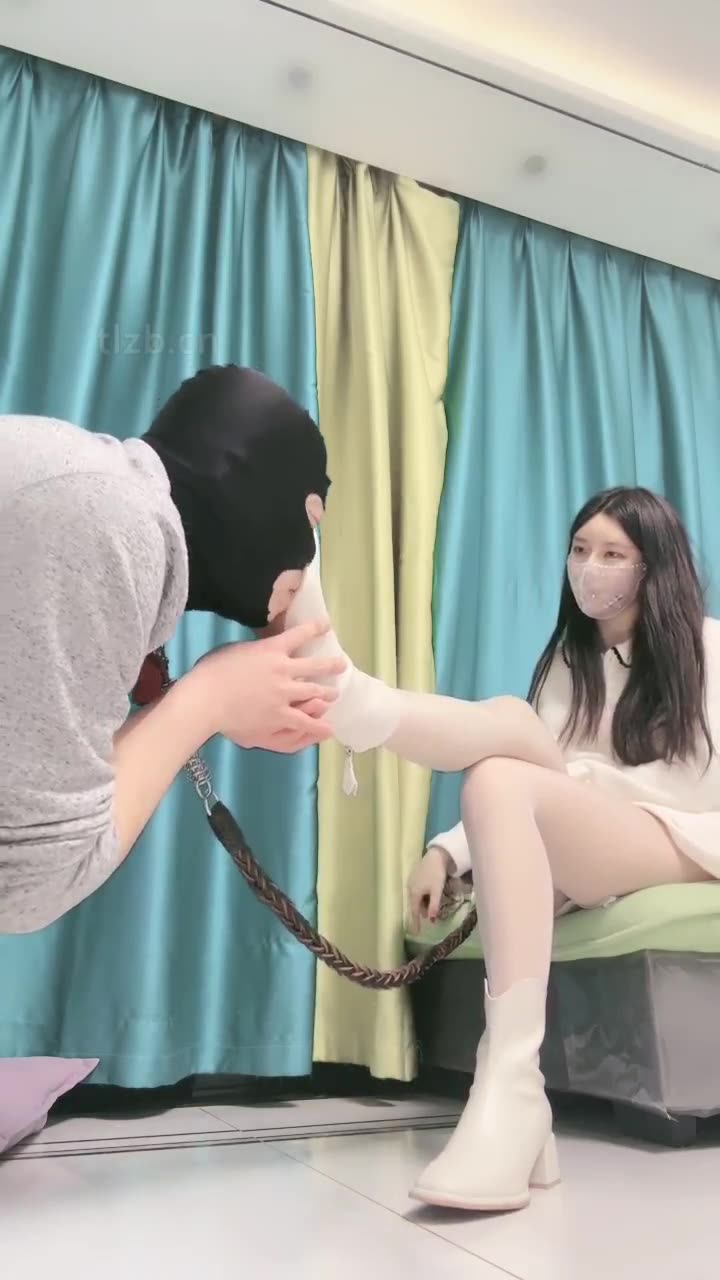 月影儿 小白靴玩一下