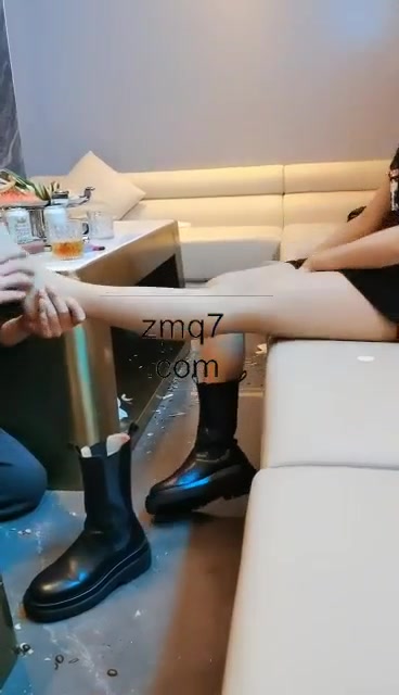 文文文文 ktv之化身卑微服务生