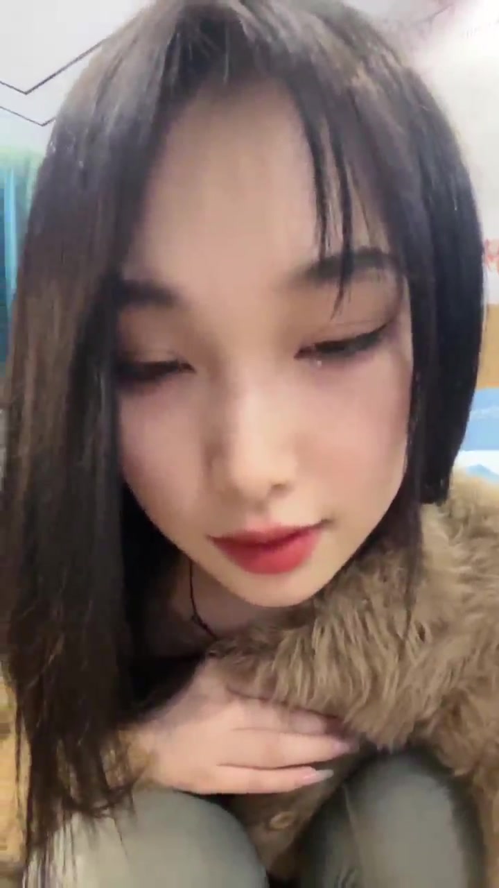 田甜圈 贱男向女神表白 被狂抽