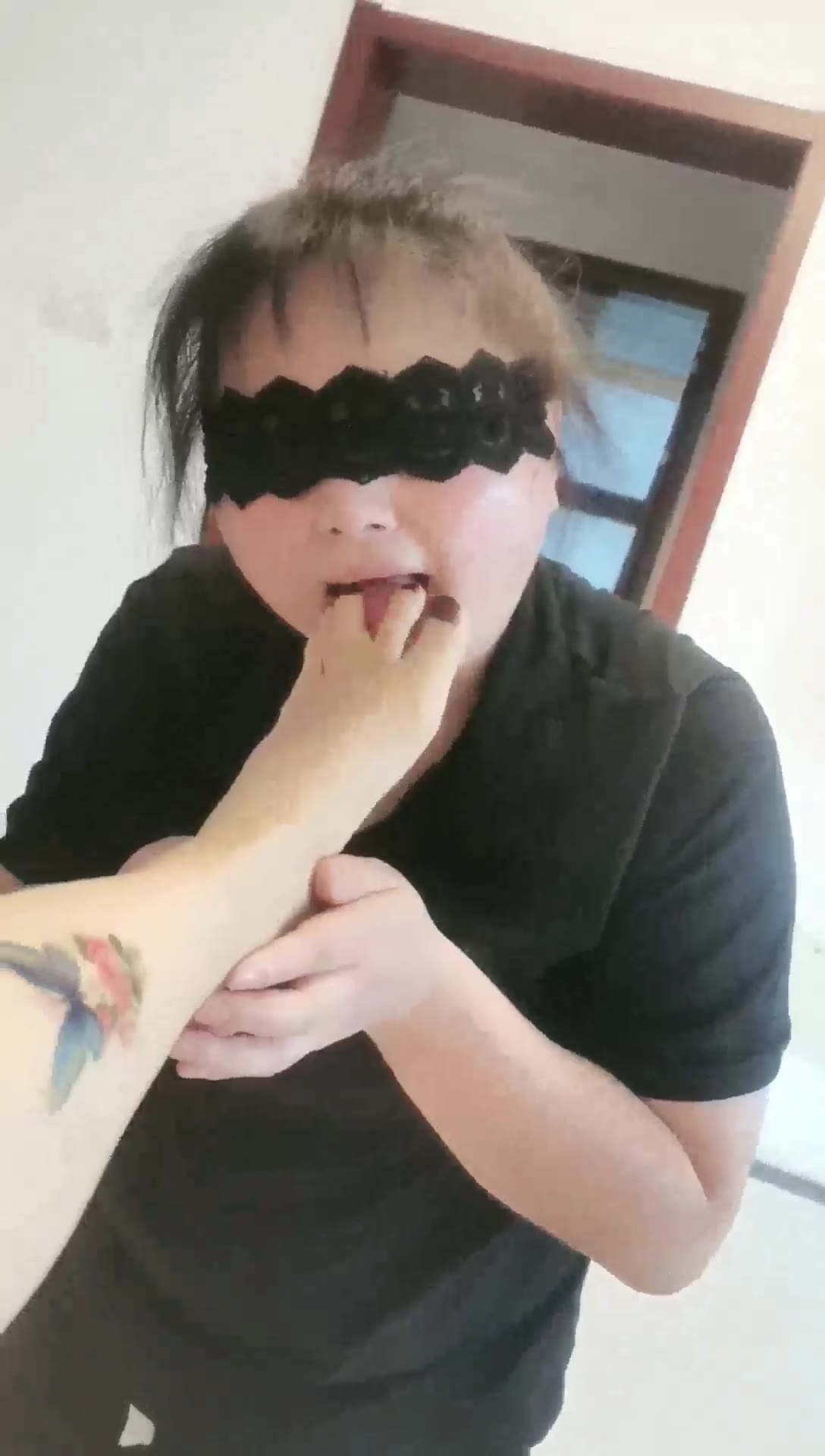 凌儿女神 女奴雯雯首调 伺候玉足