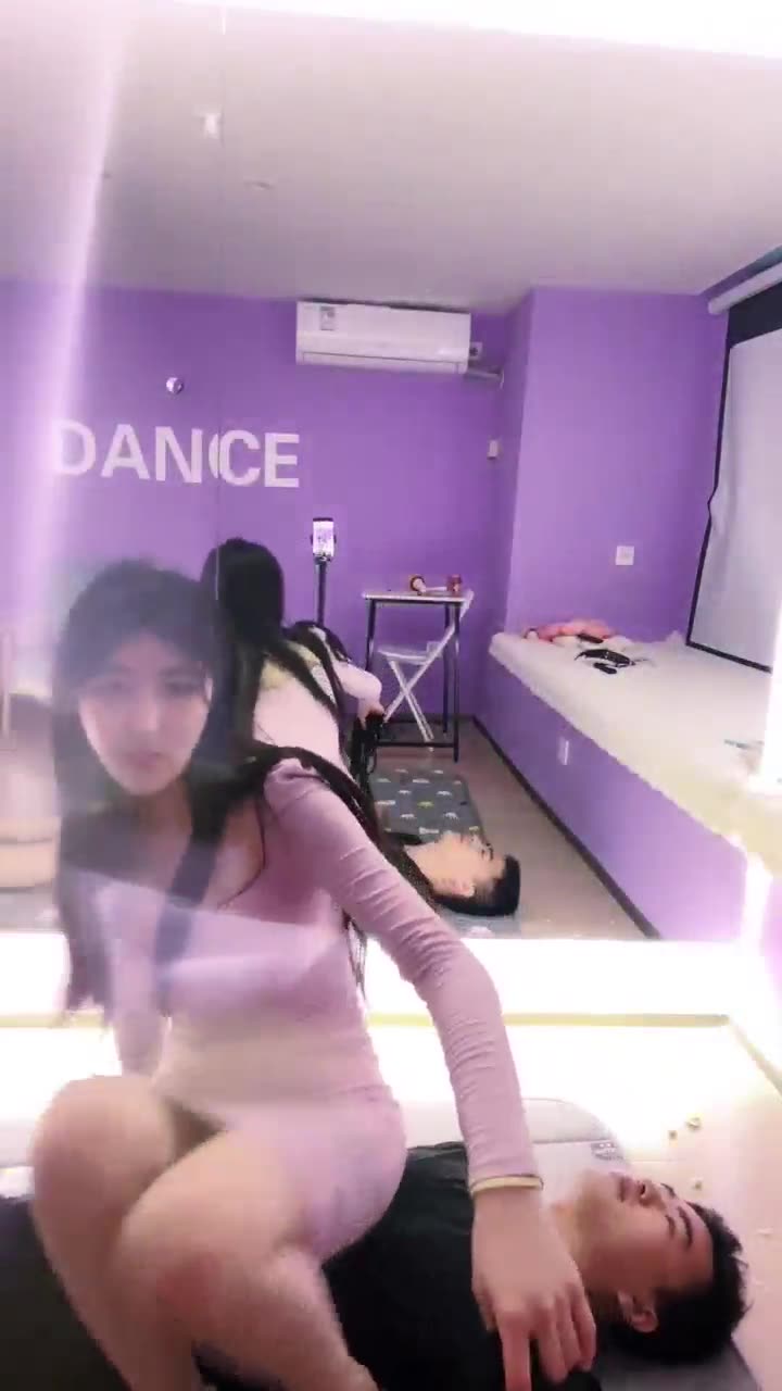 徐婉琪 重度鞭打 耳光 窒息 吐食 脚喂食