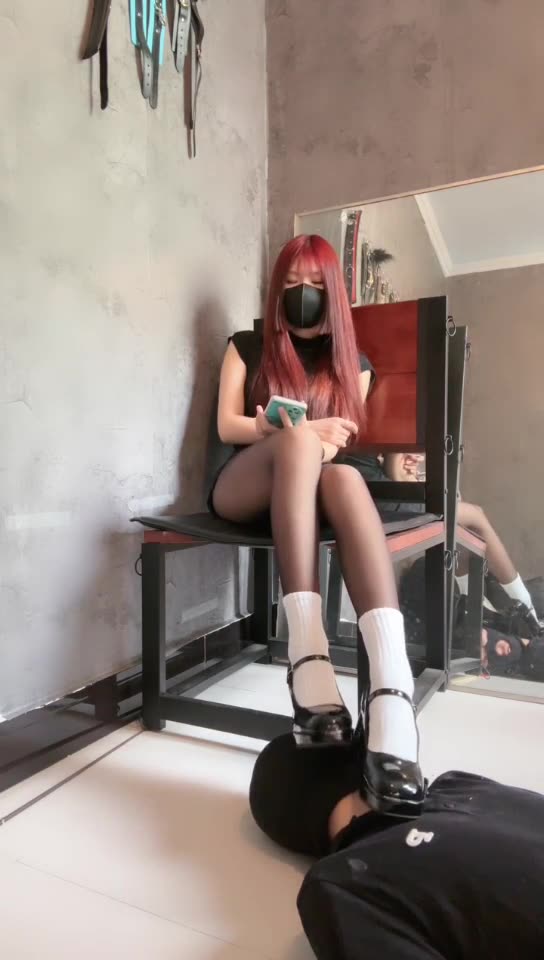 苏西 黑丝白袜小皮鞋