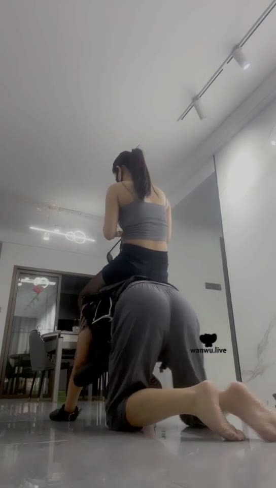 漫漫大人 皮鞭女神 驯化马奴