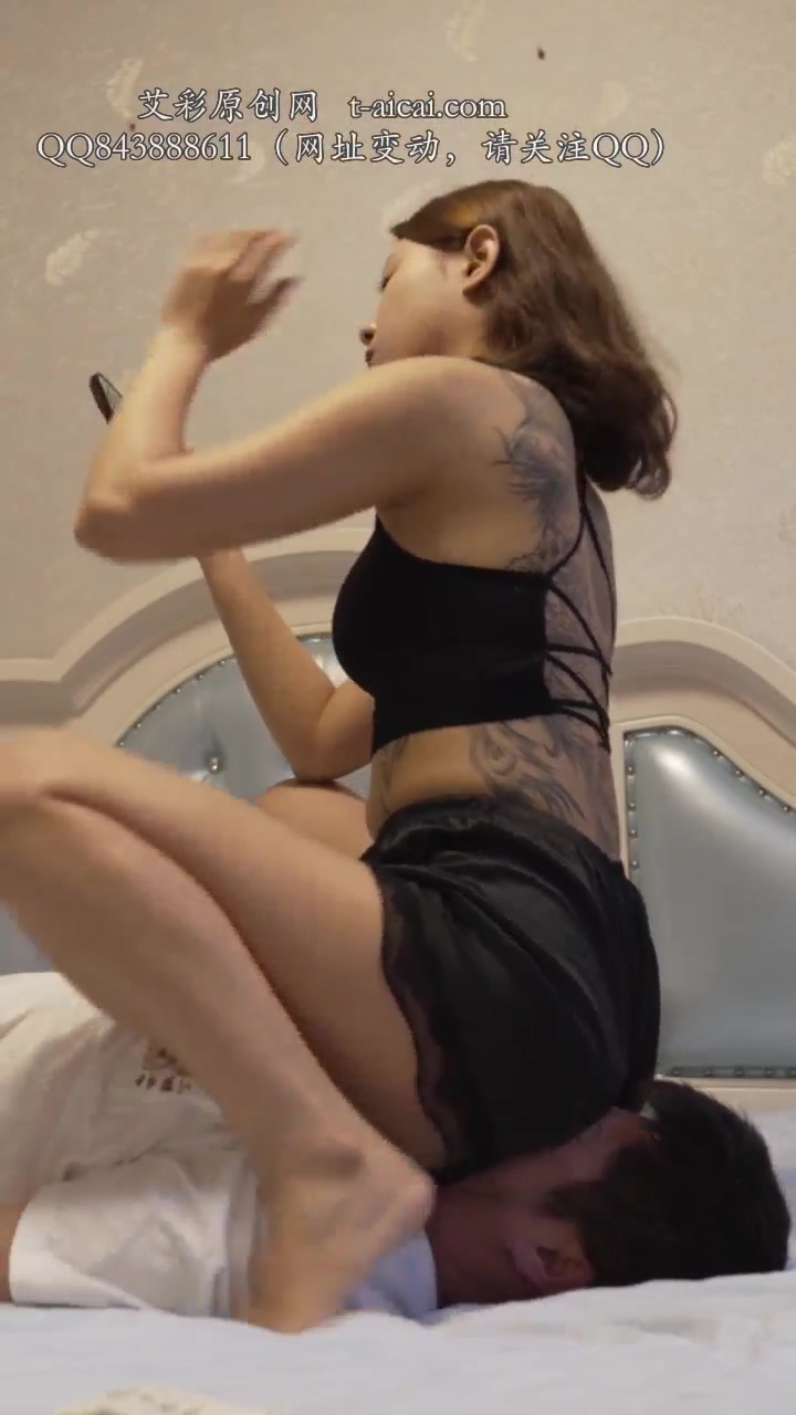 初见 花背黑道姐无情惩戒人形坐垫 颜面骑乘2