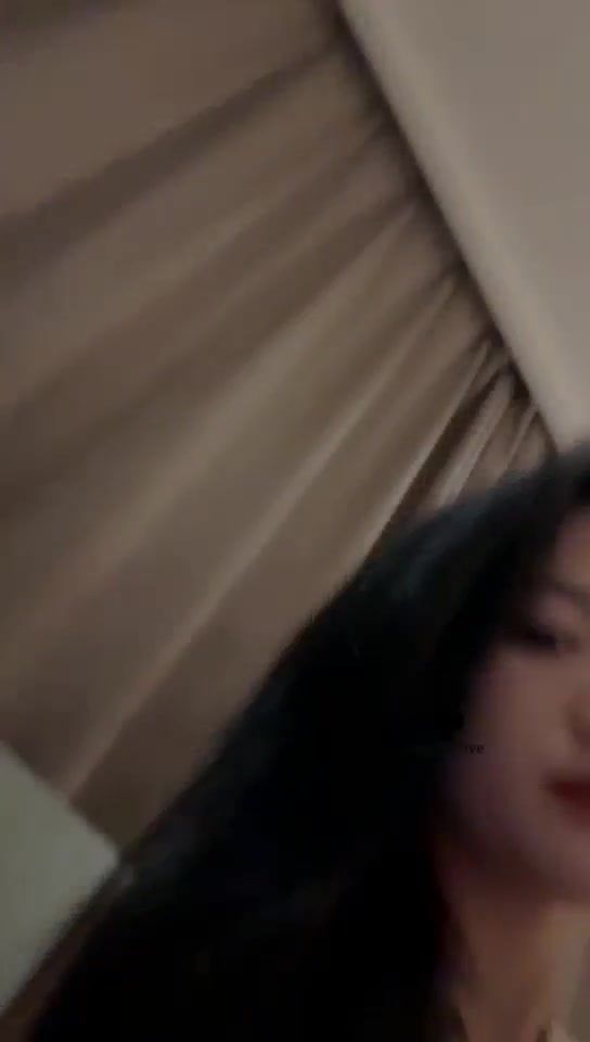 车模伊 首次调教脚奴