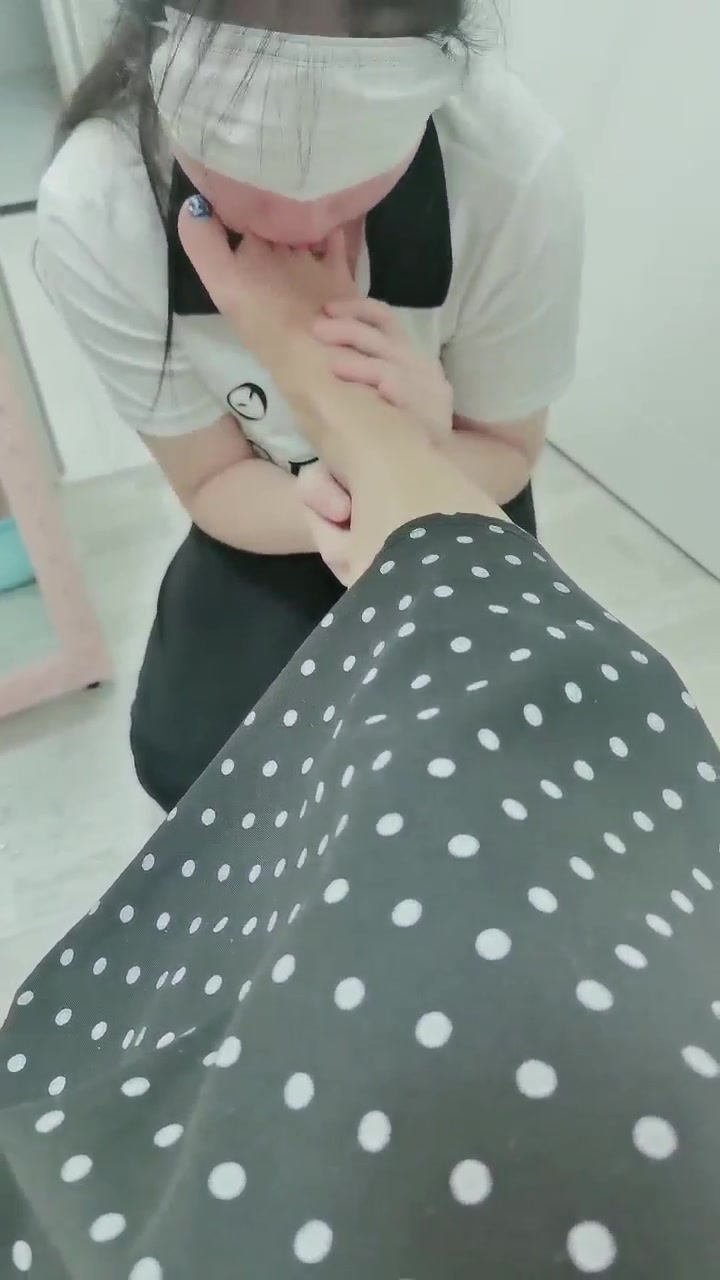 璃茉 女奴伺候裸足