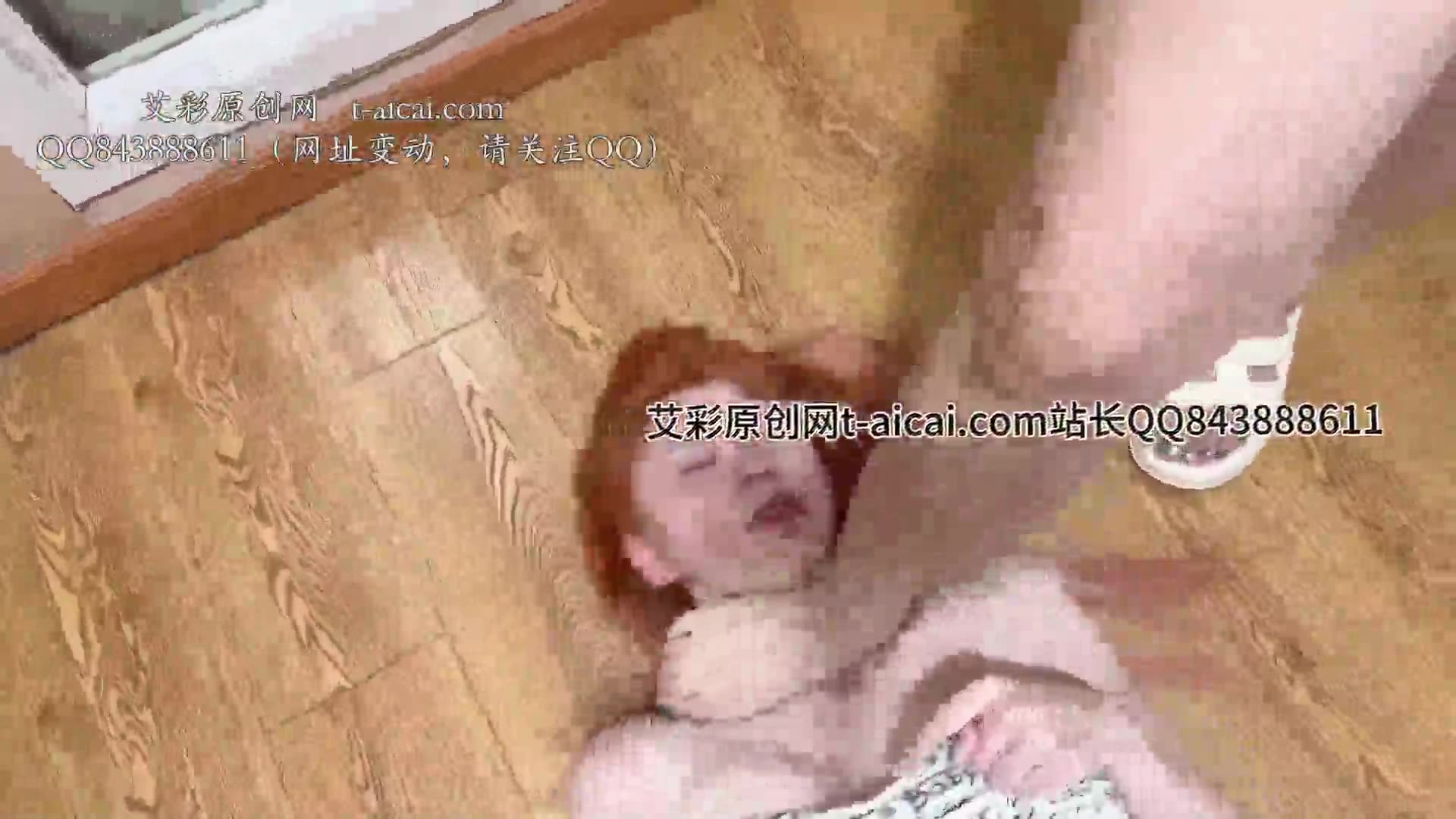 月焱 裸足玩弄女奴