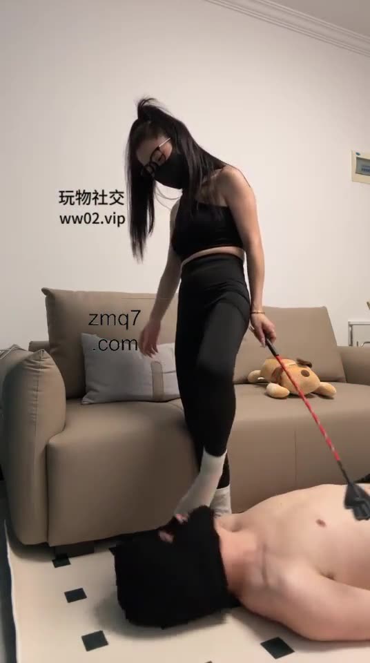 辣辣 穿瑜伽裤的主人