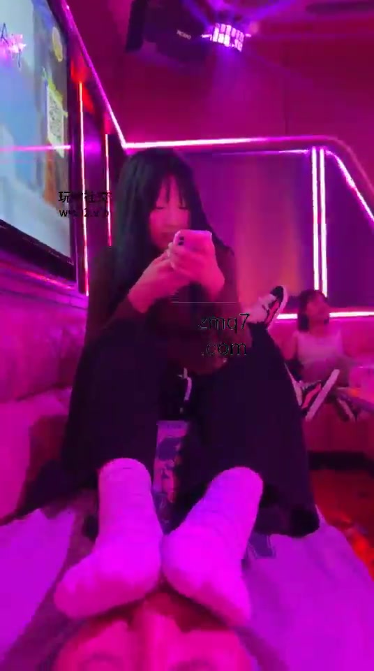 精神小妹 KTV 生活化调教