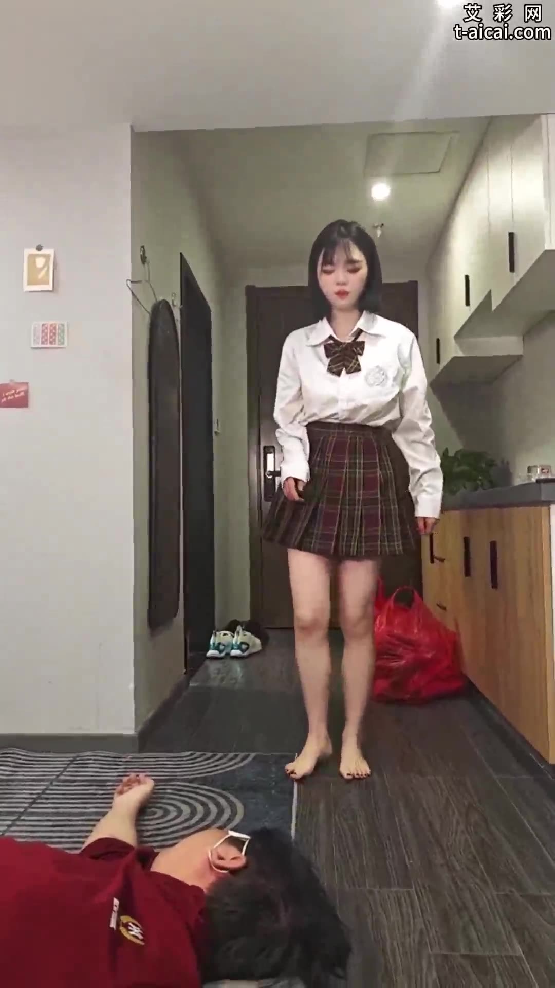 娇娇 JK萝莉风格 暴力脚耳光 二番