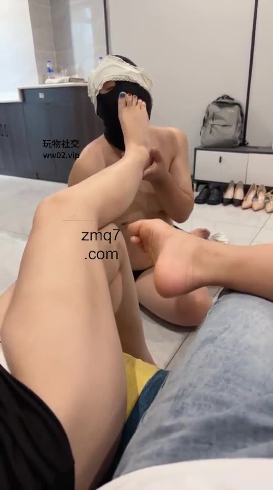HB00后情侣 训得真听话