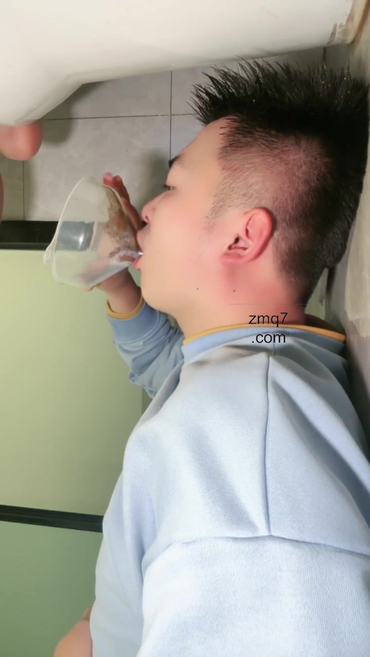 司宁青 吐了一地