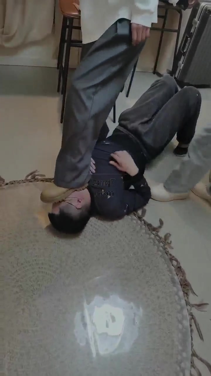 文文 收租子被虐