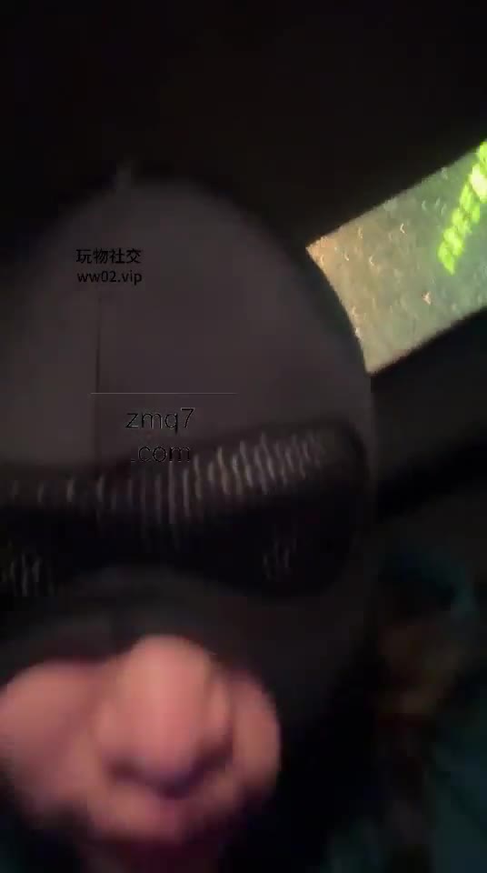 素人挖机 下雨天路边开发大二清纯素人