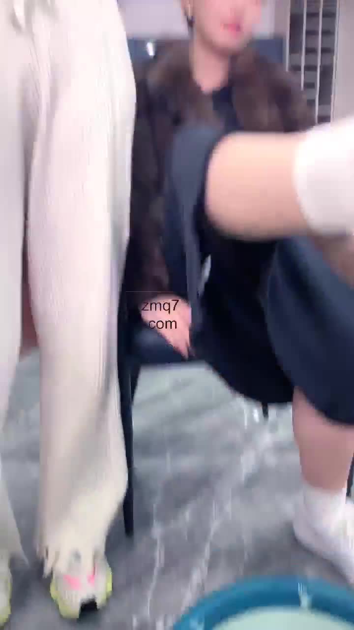 银儿 三个女S调教男奴