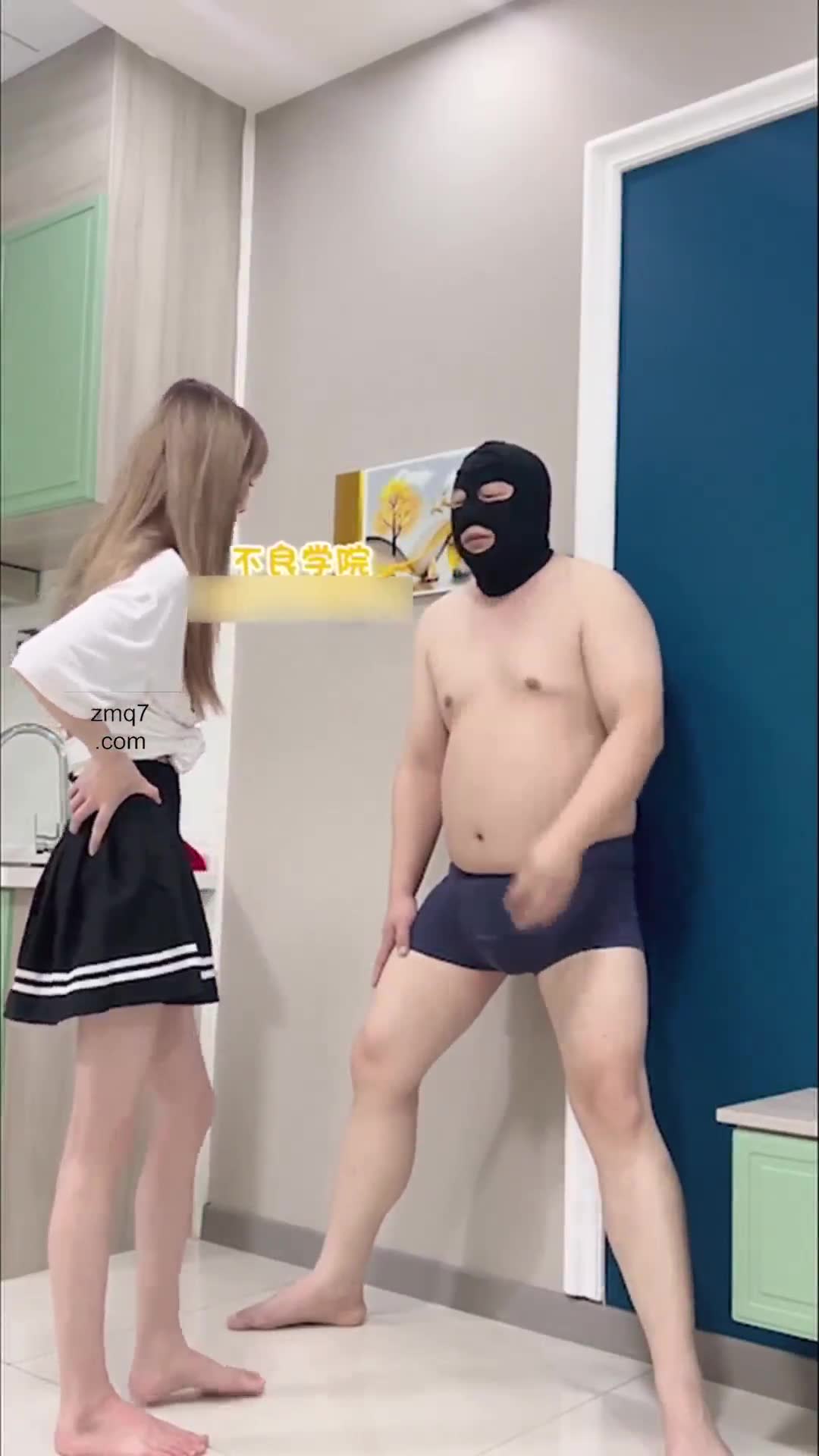 热血女神 被富二代花重金请来踢碎自己蛋