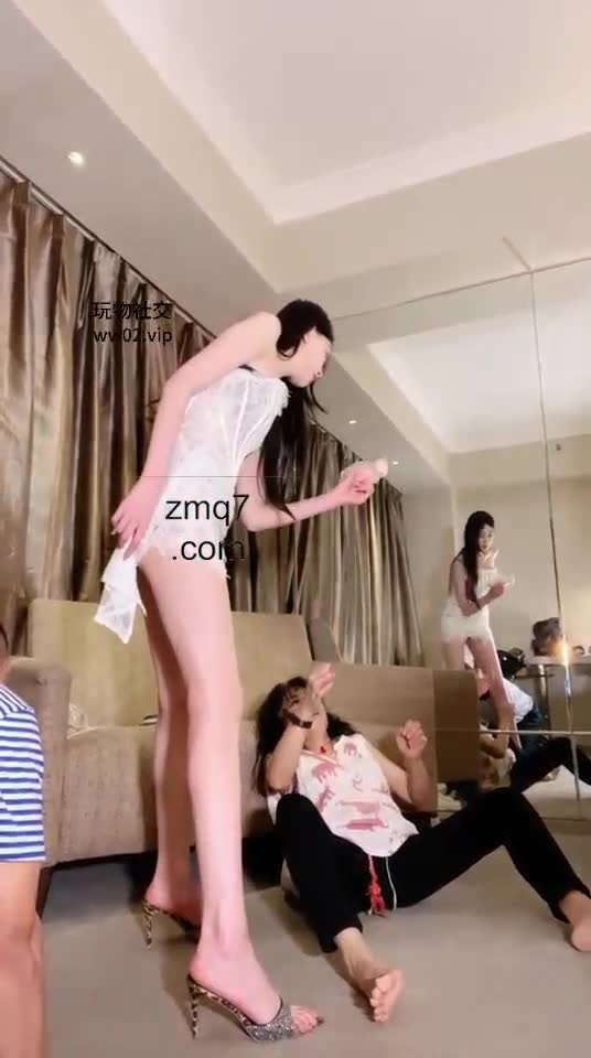 艾琳 情侣主调教夫妻狗 下篇