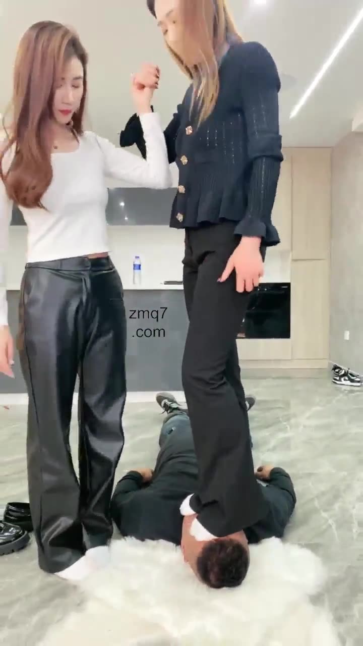 银儿 双S爆踹