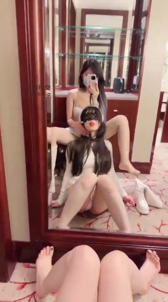 玥樾 玩06年的表妹