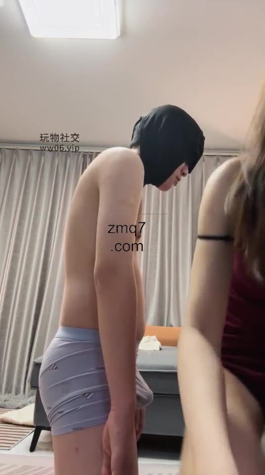 丫丫在北京 含着脚后跟 射空的精