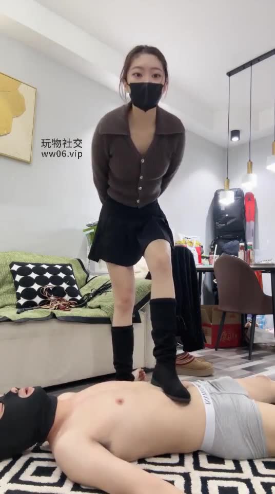 Jenn情侣主 纯纯极致踩踏地毯