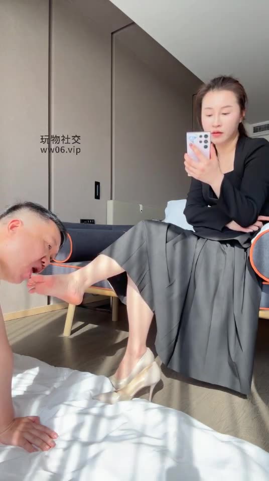 金融女主 脚奴第一次上岗