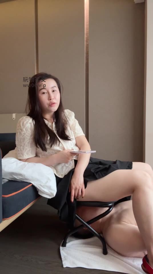 金融女主 卑微的厕奴接待两位特殊客人