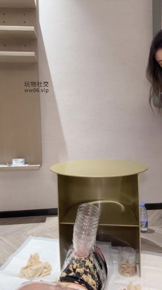 反差楠熙 新型香水开发私奴 黄金圣水